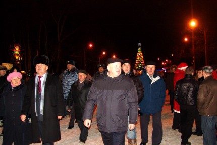 Губернатор Нижегородской области Валерий Шанцев встретил Новый год в Автозаводском парке культуры и отдыха в Нижнем Новгороде