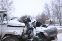 Водитель и пассажир иномарки, ехавшие из Ульяновска, погибли