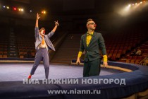 Перед зрителями на арене цирка выступили актеры театра Лицедеи из Санкт-Петербурга