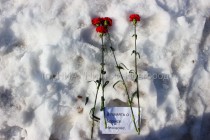 Цветы в память о Борисе Немцове нижегородцы возложили в разных районах города