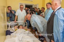 Губернатор Нижегородской области Валерий Шанцев посетил детскую областную клиническую больницу, где находятся пострадавшие в ДТП утром 21 мая дети