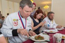 Работа жюри профессионального конкурса на V фестиваль кулинарного искусства Арзамасский гусь