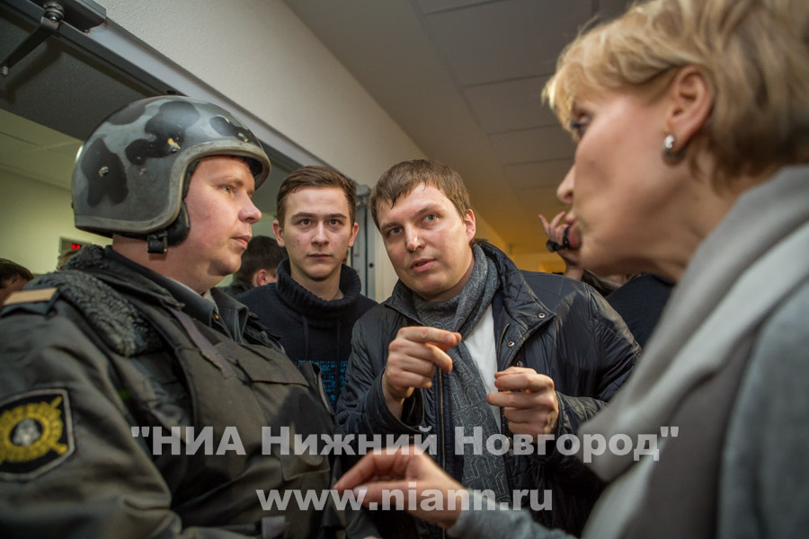Роман Зыков принимает участие в беспорядках на пресс-конференции Михаила Касьянова