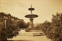 Фонтан появился на Софроновской площади (ныне - площадь Маркина) в середине 1880-х годов