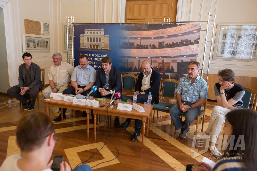 Пресс-конференция представителей Московского драмтеатра на Малой Бронной перед началом гастролей в Нижнем Новгороде в 2016 году