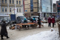 Уличная торговля в районе железнодорожного вокзала в Нижнем Новгороде