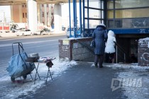 Уличная торговля в районе железнодорожного вокзала в Нижнем Новгороде