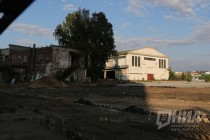Разбор не признанных ценными бетонных пакгаузов на Стрелке в Нижнем Новгороде начался 1 августа