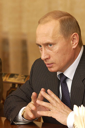 Владимир Путин считает, что главы регионов должны избираться Законодательными собраниями субъектов федерации по представлению Президента РФ