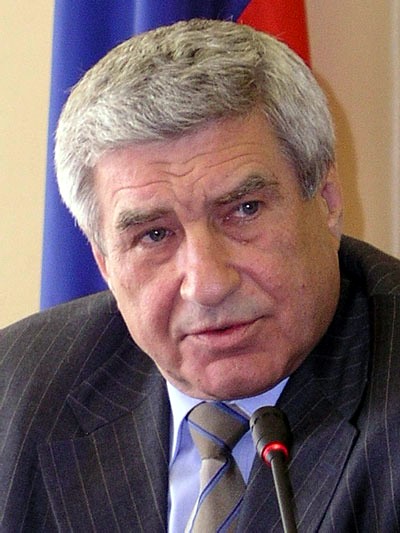 Губернатор Геннадий Ходырев в жесткой форме требует от глав местного самоуправления не продлевать сроки своих полномочий