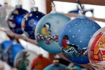 Фоторепортаж: фабрика Ариель изготовит елочные игрушки с изображением президента США Барака Обамы (20.03.2009)