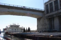 На нижней Волге за месяц навигации суда перевезли около 100 тыс. тонн серы