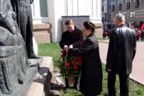 Возложение цветов к памятнику нижегородских марксистов