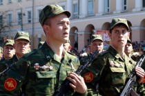 Военный парад в ознаменование 64-ой годовщины Победы в Великой Отечественной войне на пл. Минина и Пожарского в Нижнем Новгороде