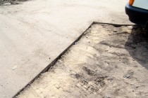 После ремонтных работ асфальт на дороги не вернули