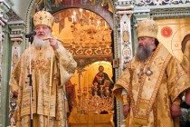 Фоторепортаж: Патриарх Московский и всея Руси Кирилл освятил Феодоровский собор в Городце Нижегородской области (12.09.2009)