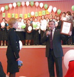 Депутат Гордумы Нижнего Новгорода Игорь Тюрин вручил почетные грамоты и благодарственные письма педагогам Канавинского района города