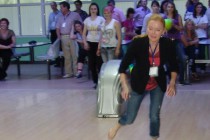 Лариса Вербицкая попробовала свои силы в боулинге