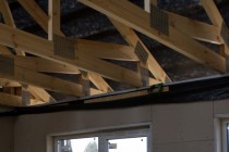 В ближайшее время строители перейдут к внутренеей отделки дома