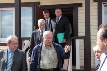 Глава Минрегионразвития РФ осмотрел готовый мебелированный дом