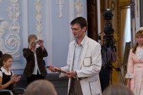 Директор НГИАМЗ Вениамин Архангельский с символическим ключом от музея