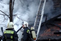 Огнеборцы незамедлительно приступили к ликвидации пожара