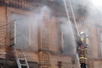 11 пожарных расчетов противостояли огню