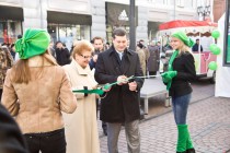 Председатель Волго-Вятского банка Ирина Кудрявцева и глава города Нижнего Новгорода Олег Сорокин перерезали символическую ленточку