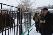 Губернатор Нижегородской области Валерий Шанцев покормил питомцев зоопарка