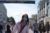 Девушка в костюме медсестры