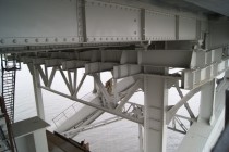 Строители обновили балки и несущие конструкции моста