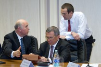 Глава Республики Мордовия Николай Меркушкин, президент Республики Татарстан Рустам Минниханов, глава Республики Чувашия Михаил Игнатьев (слева направо)