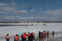 Операция по извлечению из реки Волги вертолета, потерпевшего крушение 22 марта