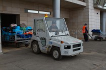 Багаж пассажиров первого рейса авиакомпании Czech Airlines из Нижнего Новгорода в Прагу отвозят на борт самолета