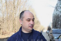 Олег Кондрашов на субботнике собирал мусор
