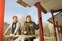 Глава города Олег Сорокин на субботнике