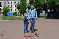 Самая молодая участница фестиваля читает стихотворение А.С.Пушкина Мороз и солнце