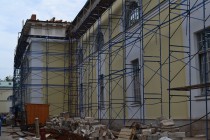 Строительные леса, установленные на фасаде здания нижегородского Арсенала