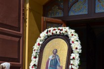 Украшение входа в собор Александра Невского