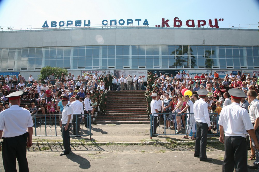 Кварц бор. Бор Нижегородская область кварц. Стадион кварц город Бор. Стадион кварц Нижний Новгород. День города Бор.