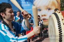 Шоу японских барабанщиков из Мацури Нэ