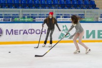 Встреча игроков хоккейного клуба Торпедо с финалистками главного регионального конкурса красоты Мисс Нижний Новгород-2012
