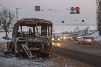 Пассажирский автобус сгорел на Похвалинском съезде в Нижнем Новгороде