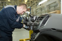 Сборка передней панели автомобиля