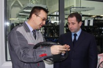 Полпред посетил предприятие по производству рулевых колес и подушек безопасности Таката рус
