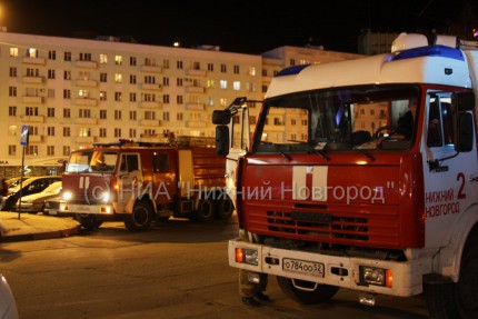 Сообщение о возгорании в жилом доме на площади Горького проверяют пожарные