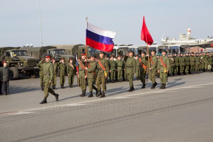 Первая сводная репетиция военного парада в ознаменование 68-ой годовщины Победы в Великой Отечественной войне состоялась в Нижнем Новгороде