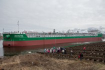 Новый танкер Конструктор Животовский спустили на воду на заводе Красное Сормово