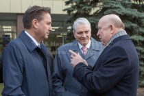 Губернатор Нижегородской области Валерий Шанцев, президент ОАО ГАЗ Николай Пугин и президент Группы ГАЗ Бу Андерссон (слева направо)