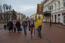 Некоторые верующие решили все же устроить свой крестный ход